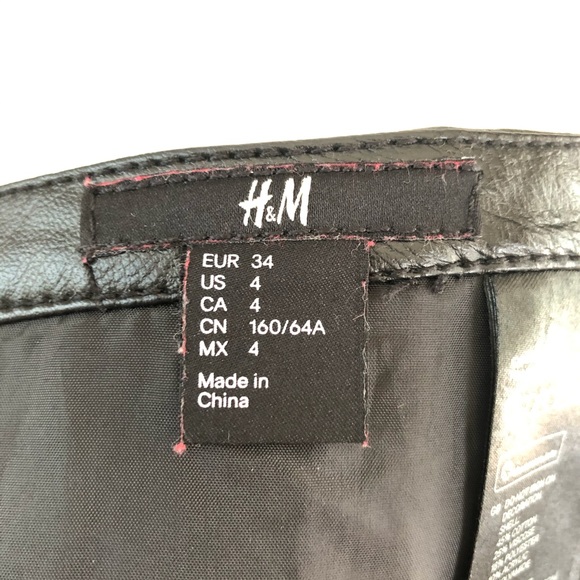 90’s H&M Tweed Mini Skirt - Picture 9 of 14